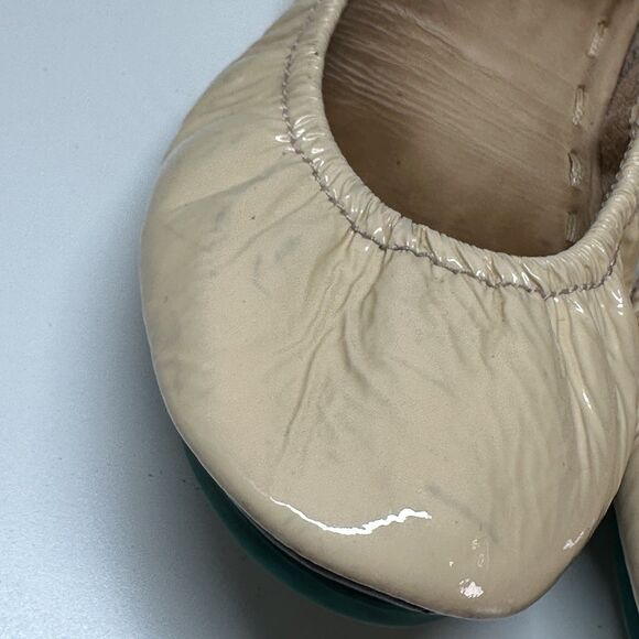 Tieks by Gavrieli Women Patent In Biscotti Leather Foldable Ballet Flats Size 5 - Picture 11 of 11